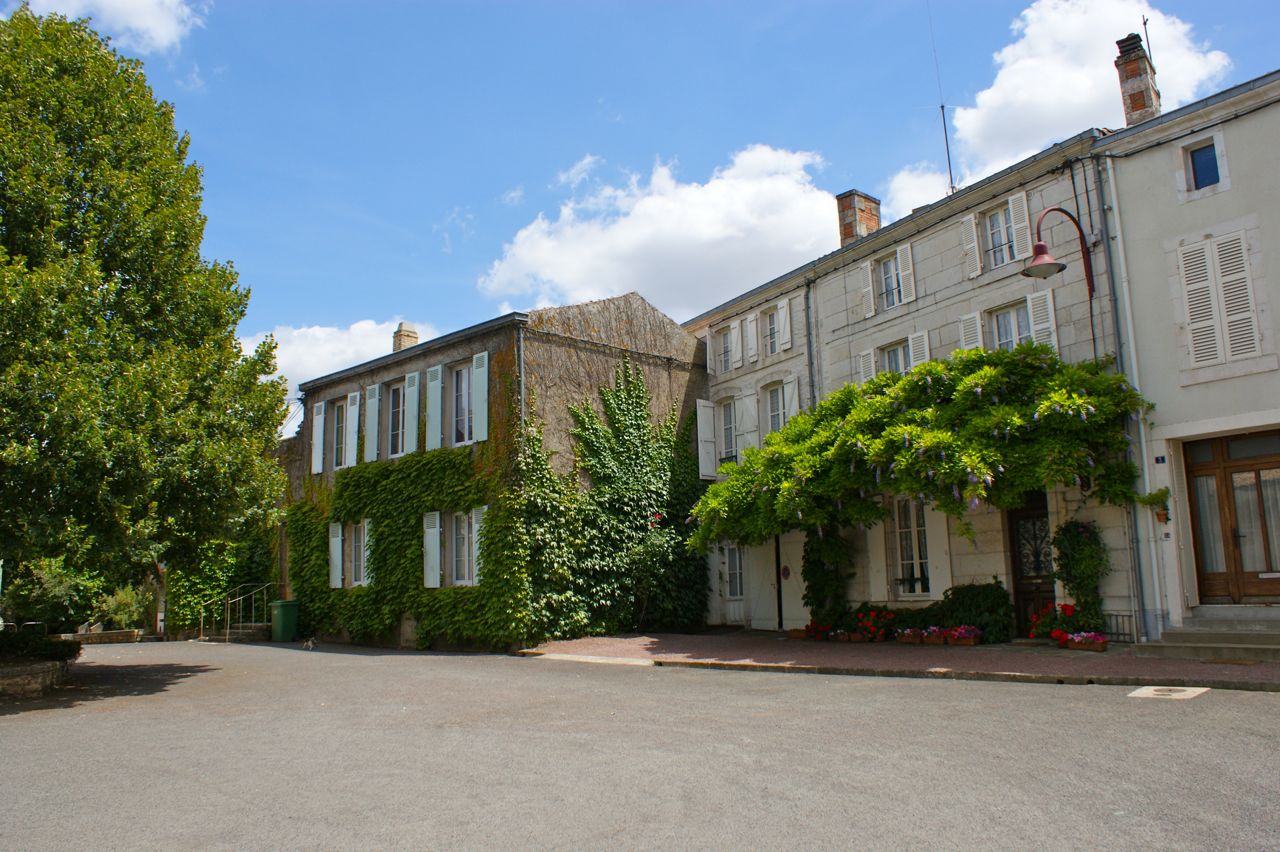 Place Louis Dutaud